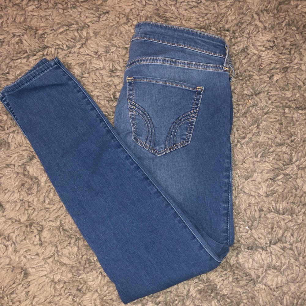 Hollister Low Rise Short Skinny Jeans